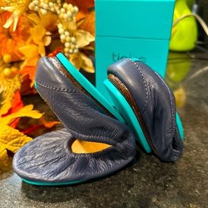 Tieks California Navy. Brand New in Box. Size 6